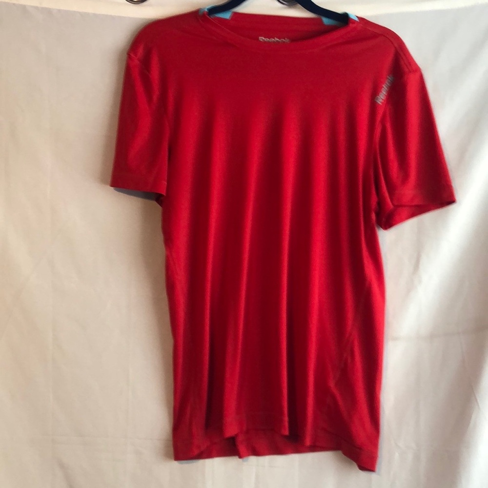🌟3/$50🌟Reebok mens Red Athletic Top size Medium